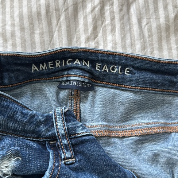 American Eagle Next Level Stratch Super Hi-Rise Ripped Jegging - Size: 0R - Picture 4 of 6